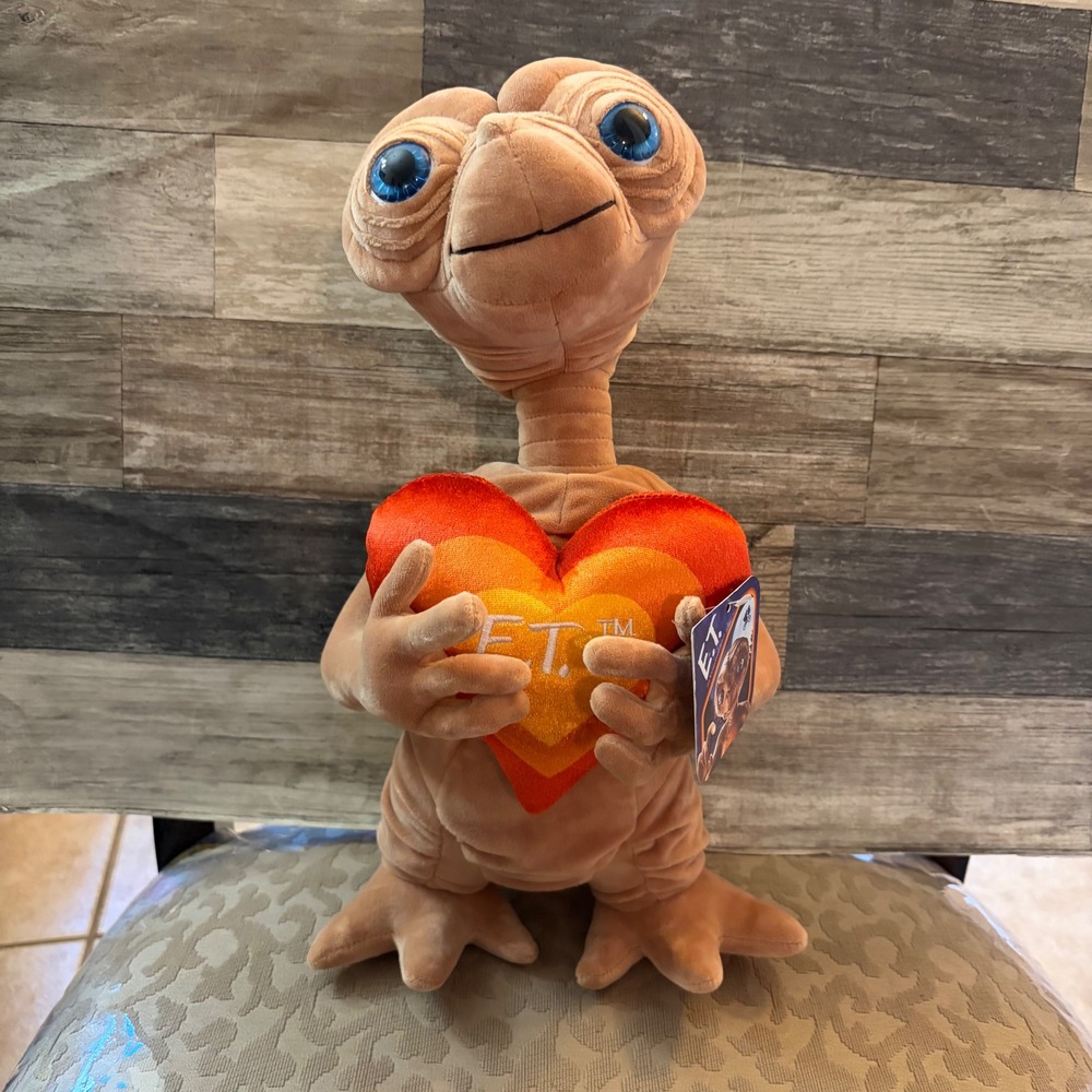 Universal Studios ET The Extra Terrestrial Plush Heart 12 Inch Movie Toy NWT